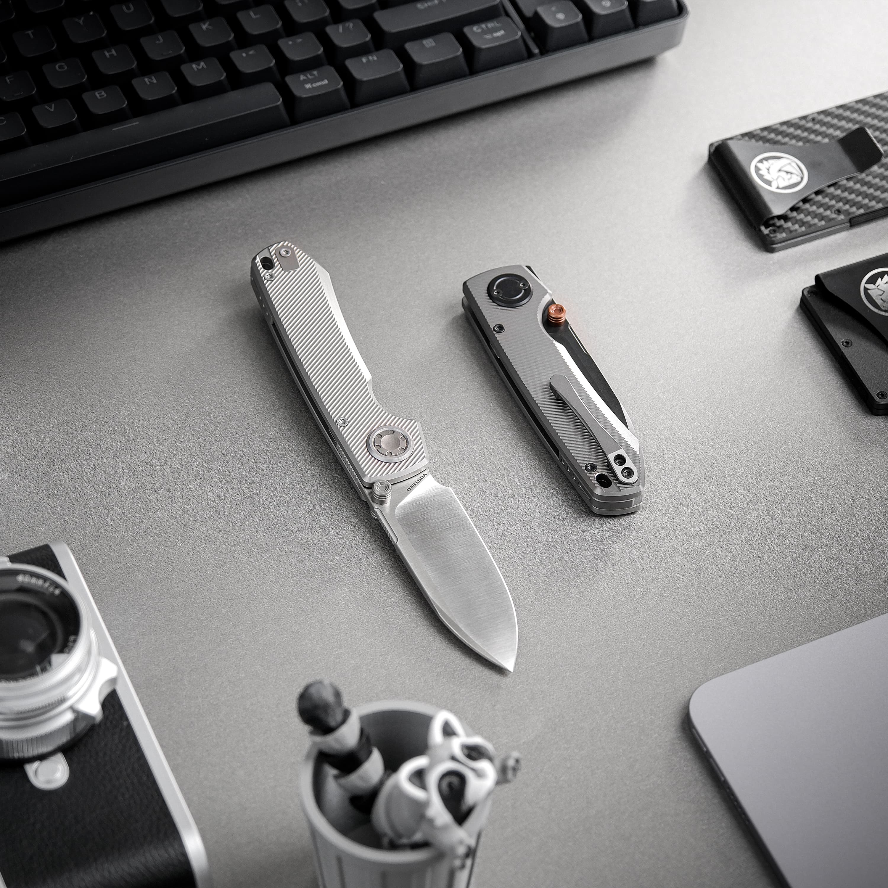 Raccoon® V -Vanchor Lock® (3.22" M390 Blade & Titanium Handle) - A4003 - Image 14