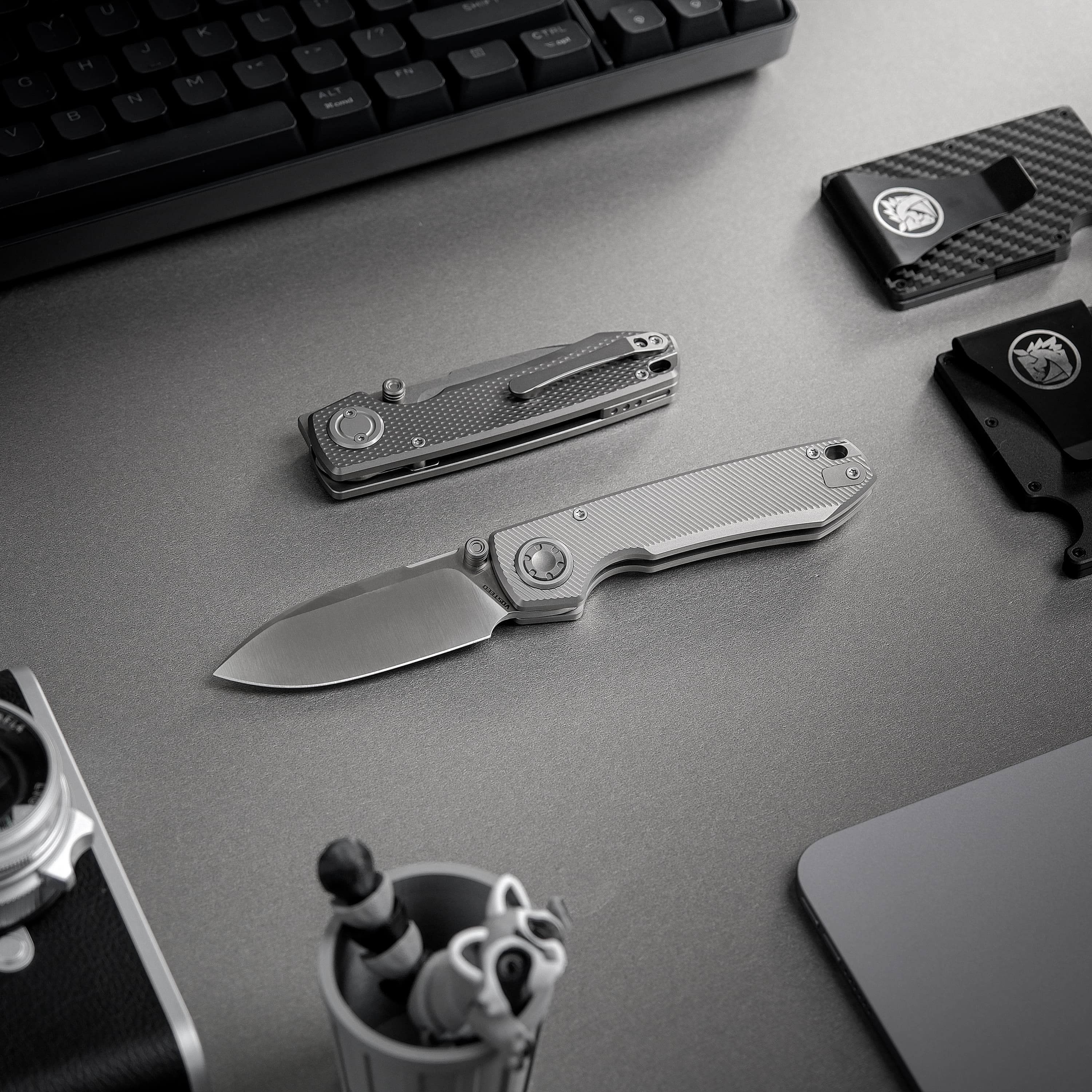 Raccoon® V -Vanchor Lock® (3.22" M390 Blade & Titanium Handle) - A4003 - Image 15